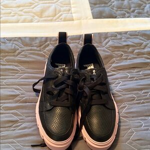 Brand new darling sorel pink sole leather tennis shoe style
